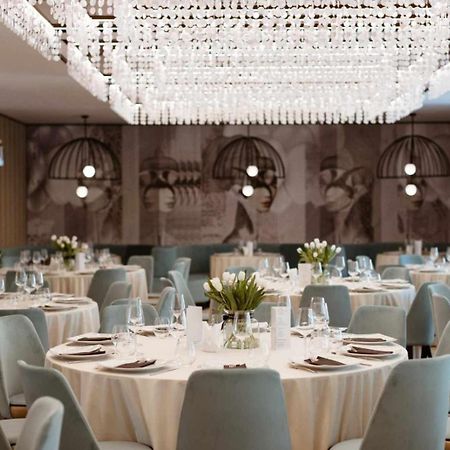 Hotel Васлуи Екстериор снимка