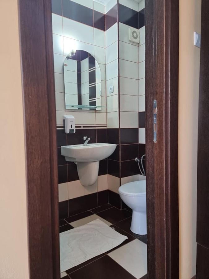 Hotel Васлуи Екстериор снимка