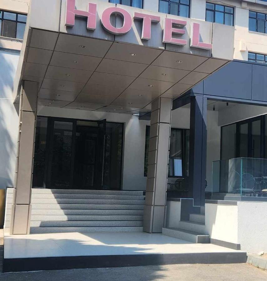 Hotel Васлуи Екстериор снимка