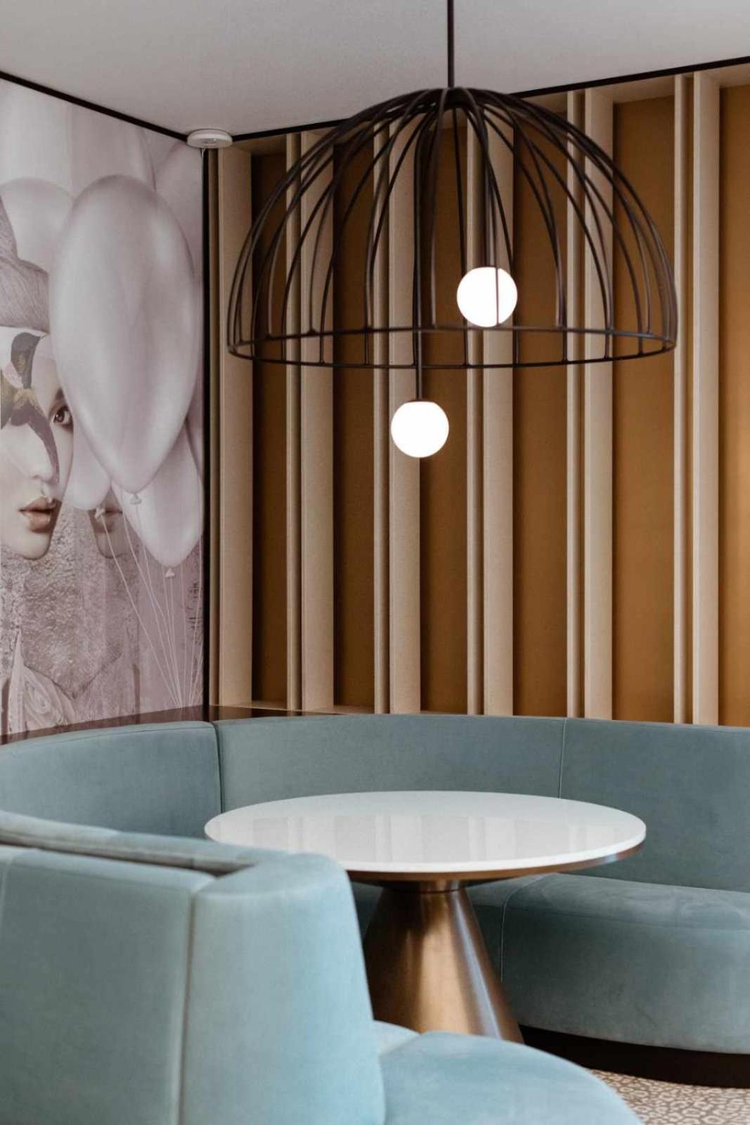 Hotel Васлуи Екстериор снимка