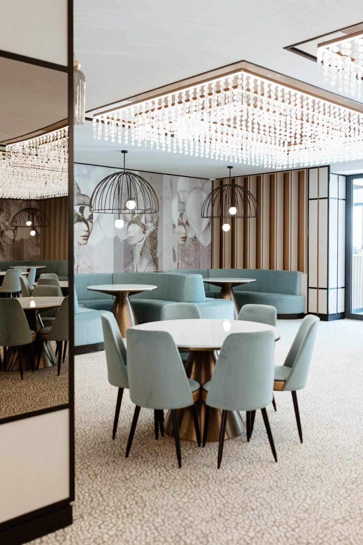 Hotel Васлуи Екстериор снимка